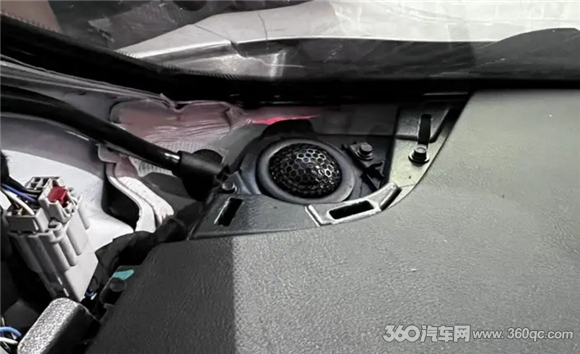 凯迪拉克XT5改装意大利TEC必威BETWAY官网 缓解疲劳畅听靓声好选择